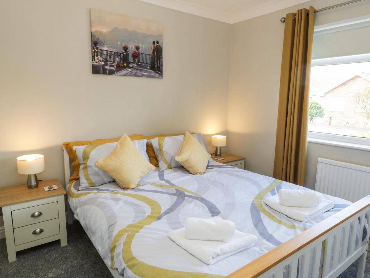 Rose Bungalow Whitby Dış mekan fotoğraf