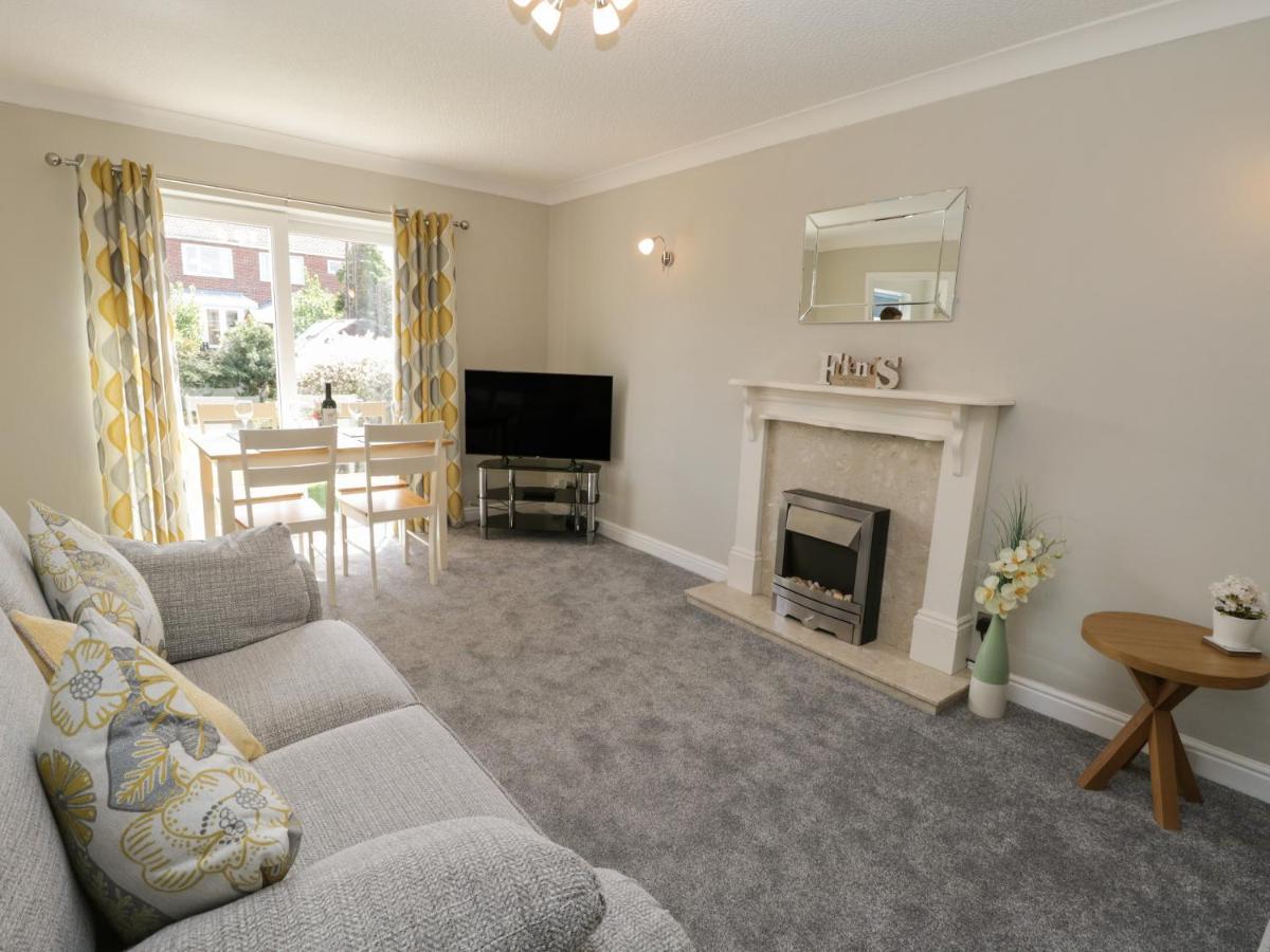 Rose Bungalow Whitby Dış mekan fotoğraf